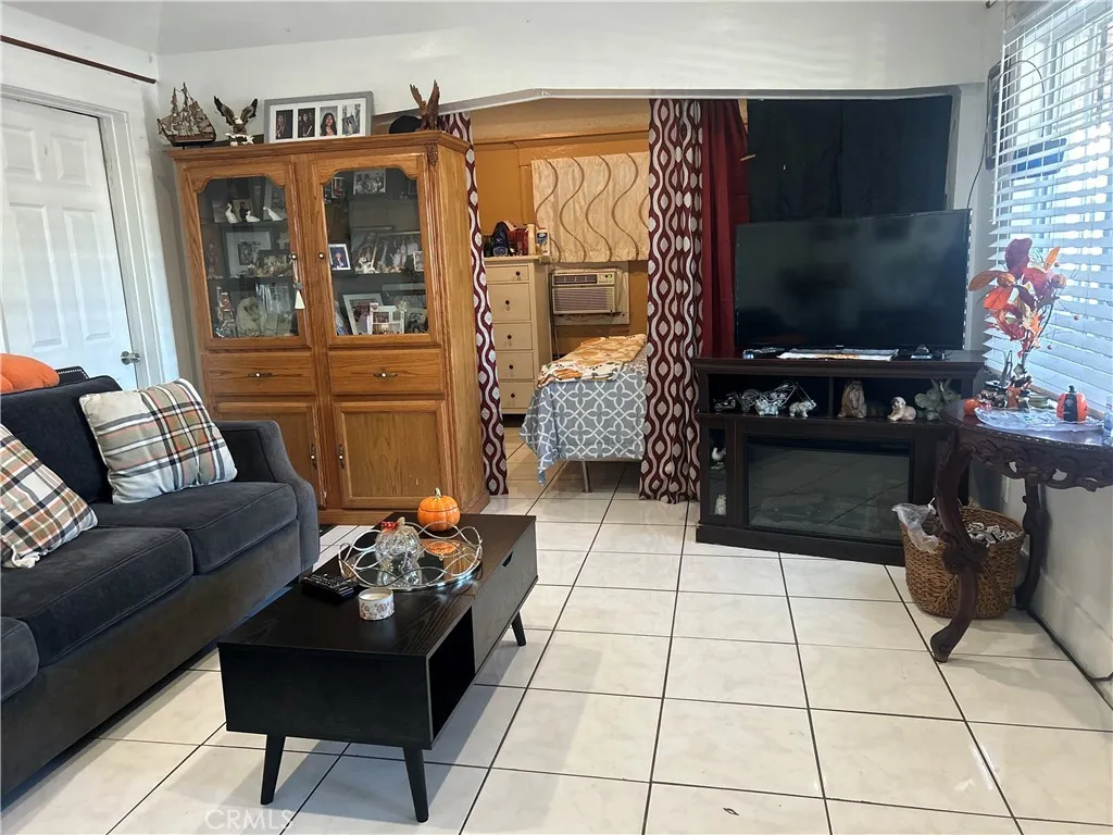 222 W 87th, Los Angeles, California 90003 home-pic-9